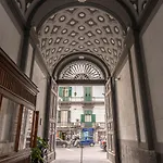 Antica Dimora Pessina 게스트하우스 4*