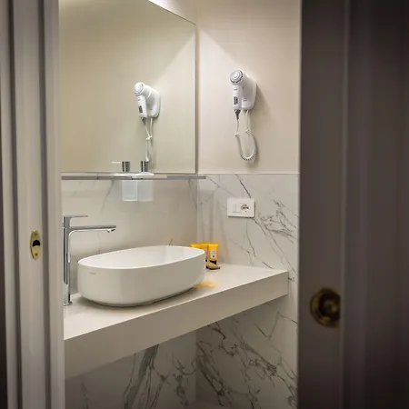 בית הארחה Antica Dimora Pessina 4*